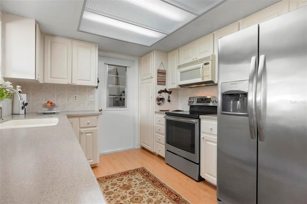 For Sale: $1,100,000 (5 beds, 3 baths, 2261 Square Feet)