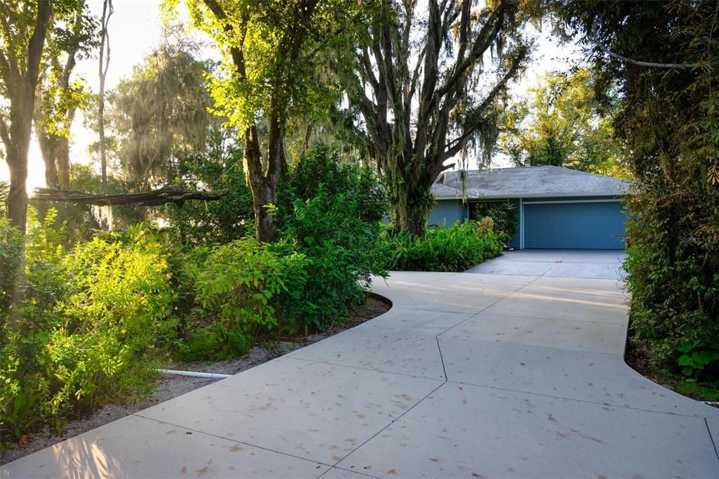 For Sale: $1,100,000 (5 beds, 3 baths, 2261 Square Feet)