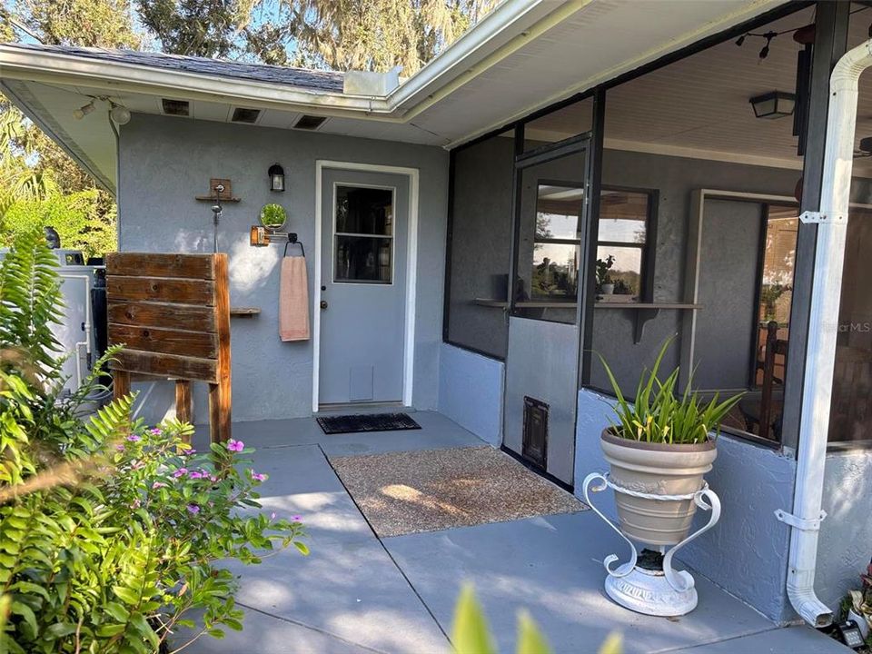 For Sale: $1,100,000 (5 beds, 3 baths, 2261 Square Feet)