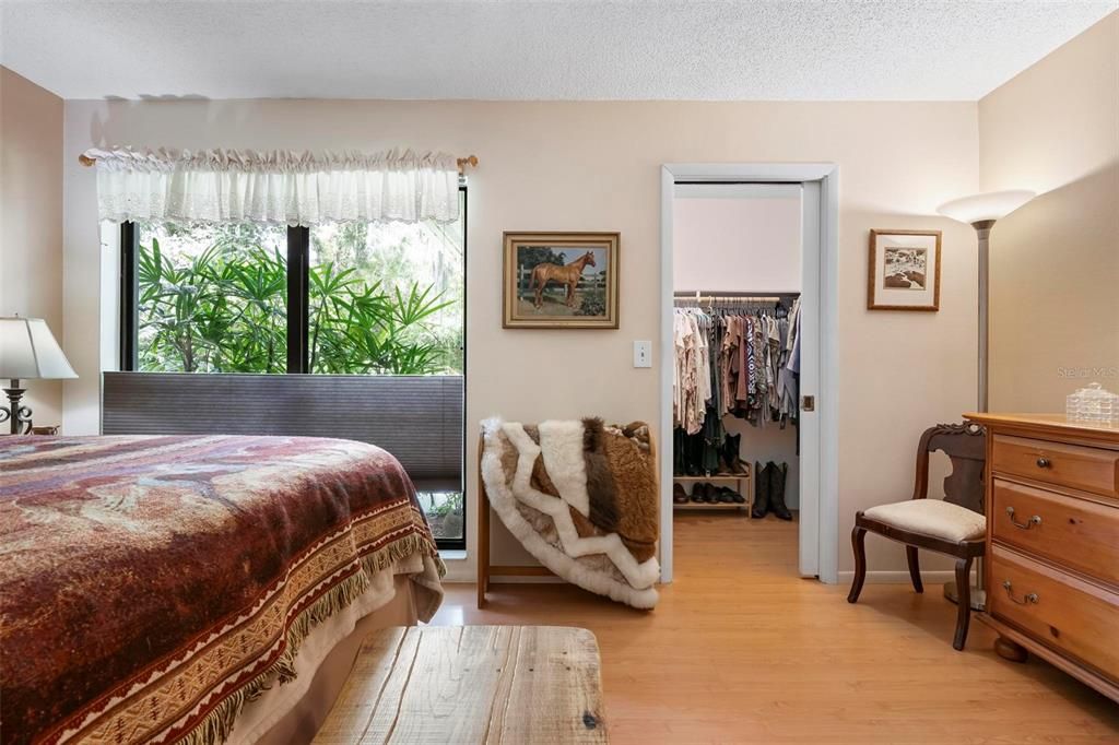 For Sale: $1,100,000 (5 beds, 3 baths, 2261 Square Feet)