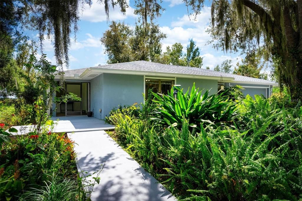 For Sale: $1,100,000 (5 beds, 3 baths, 2261 Square Feet)