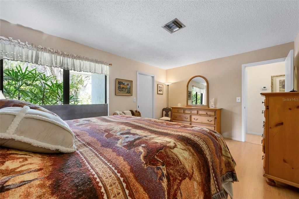 For Sale: $1,100,000 (5 beds, 3 baths, 2261 Square Feet)