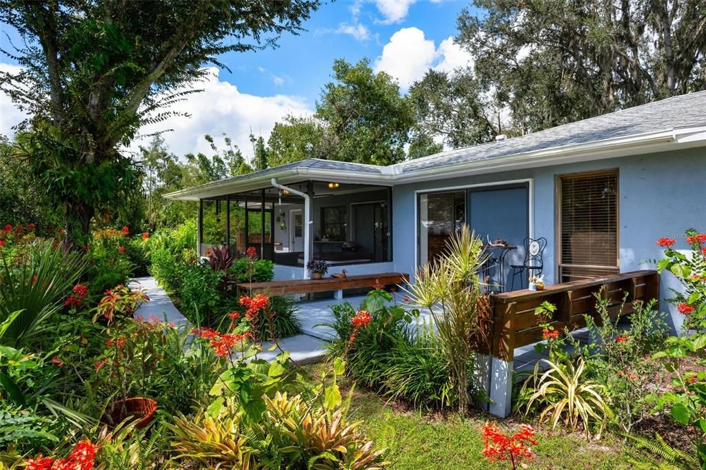 For Sale: $1,100,000 (5 beds, 3 baths, 2261 Square Feet)