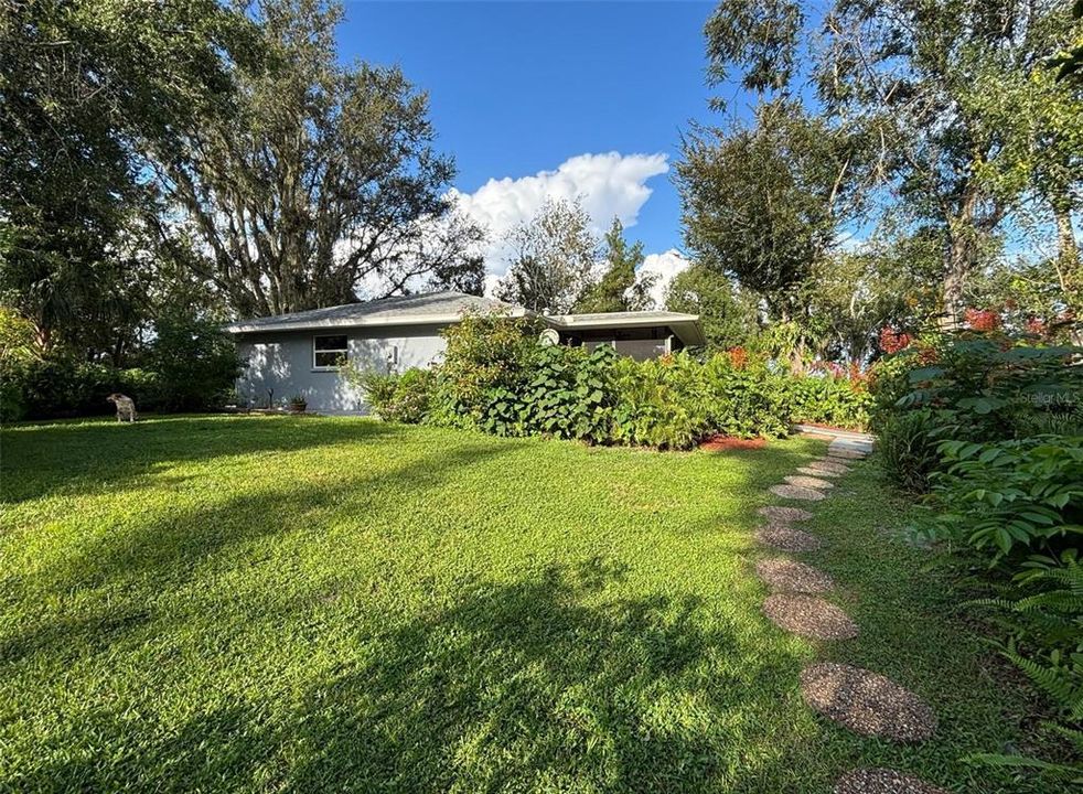 For Sale: $1,100,000 (5 beds, 3 baths, 2261 Square Feet)