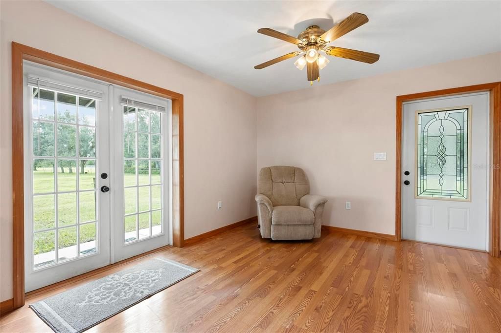 For Sale: $1,100,000 (5 beds, 3 baths, 2261 Square Feet)