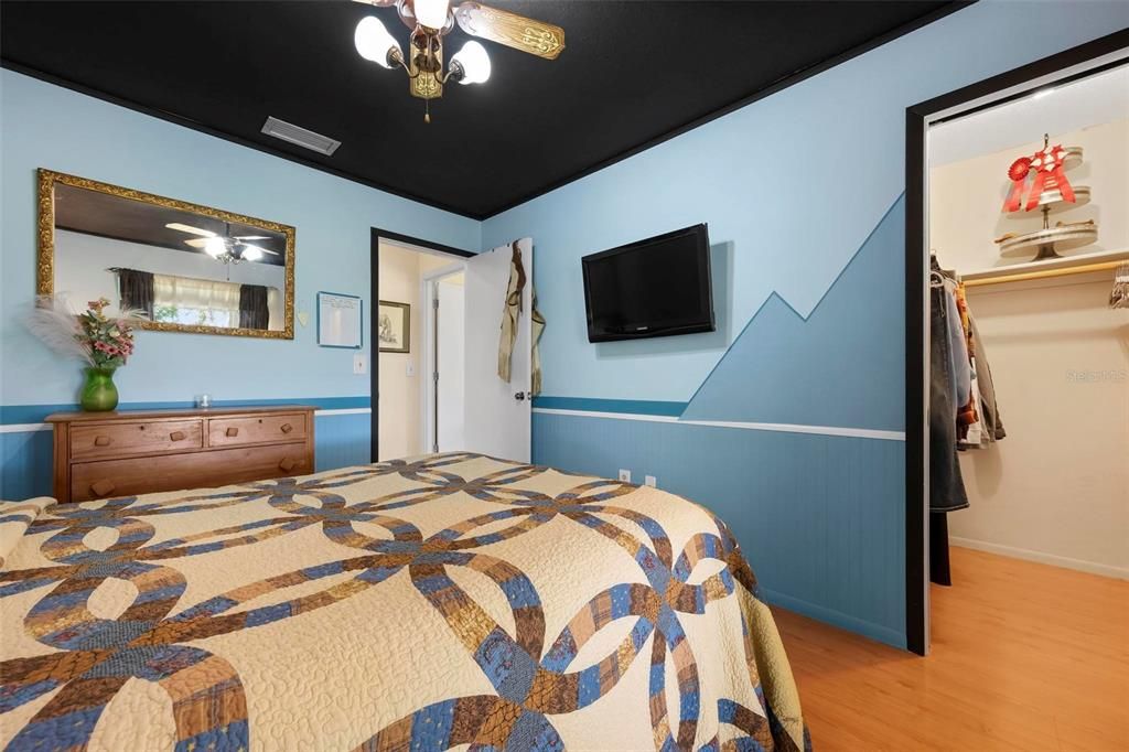 For Sale: $1,100,000 (5 beds, 3 baths, 2261 Square Feet)