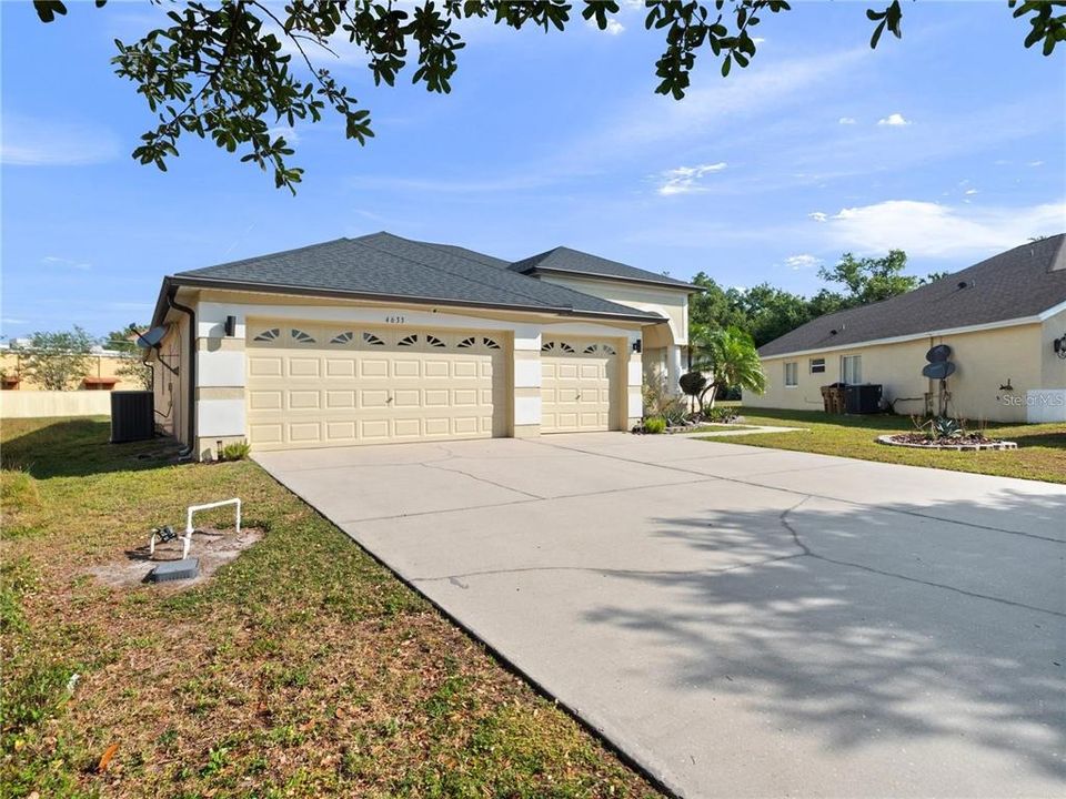 待售: $410,000 (3 贝兹, 2 浴室, 2406 平方英尺)