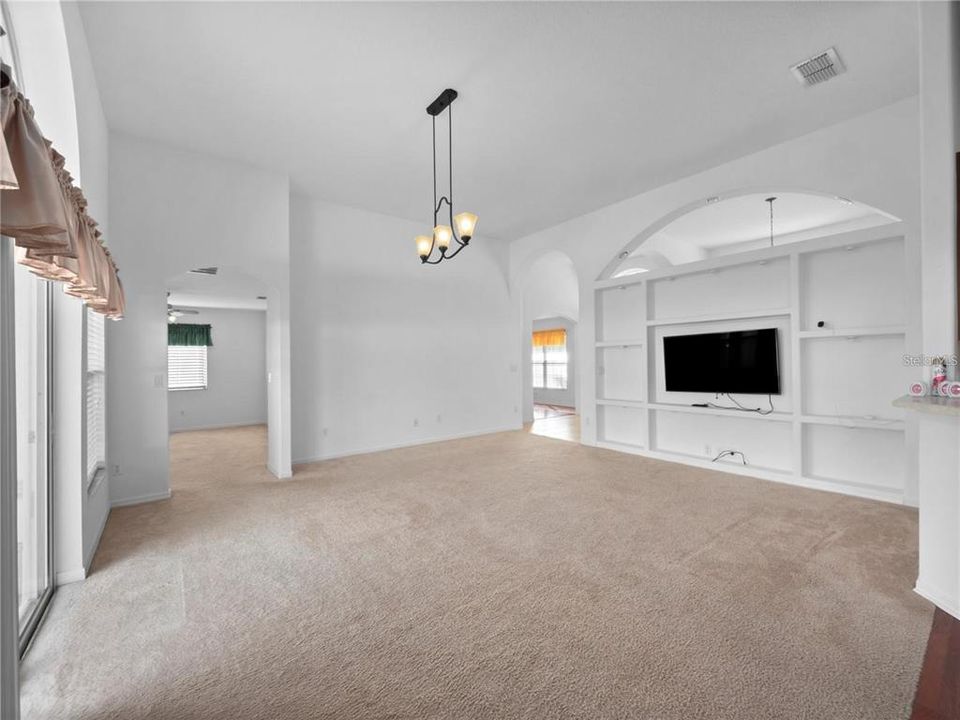 待售: $410,000 (3 贝兹, 2 浴室, 2406 平方英尺)