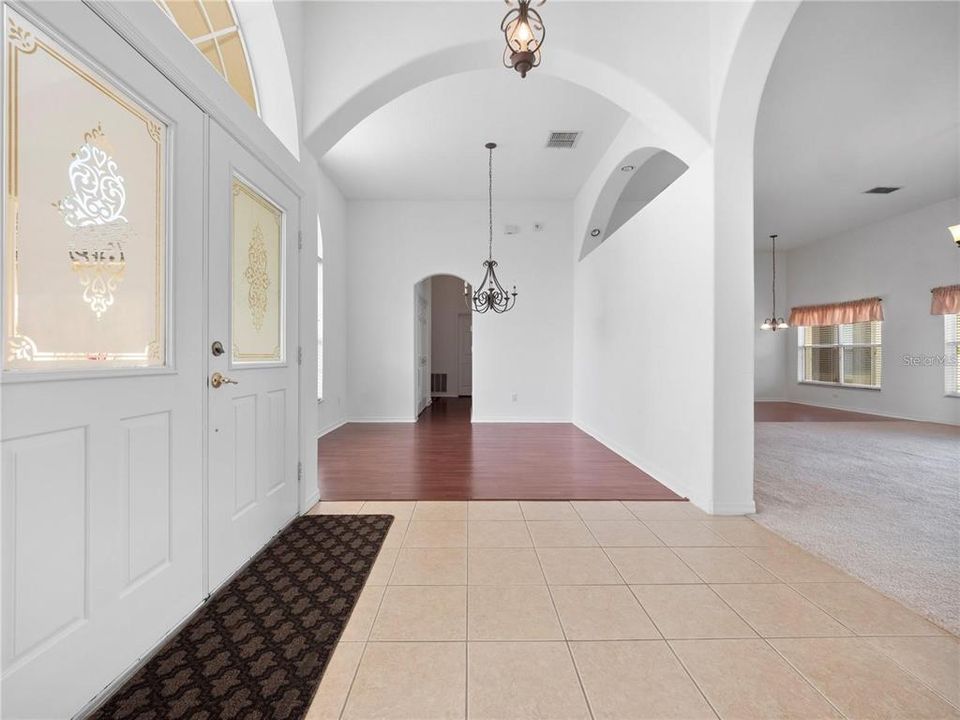 待售: $410,000 (3 贝兹, 2 浴室, 2406 平方英尺)