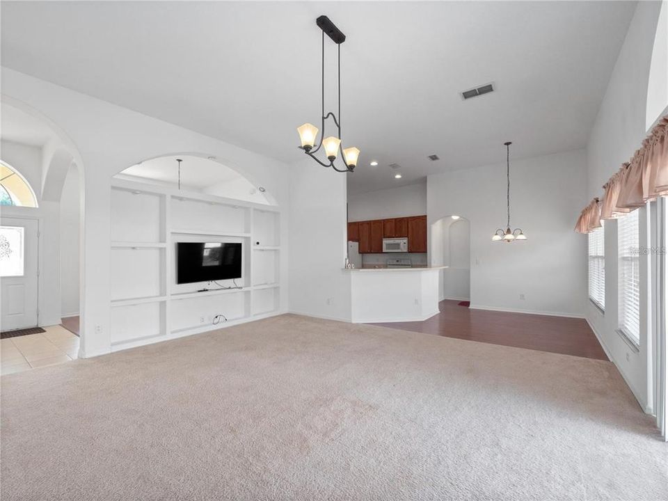 待售: $410,000 (3 贝兹, 2 浴室, 2406 平方英尺)