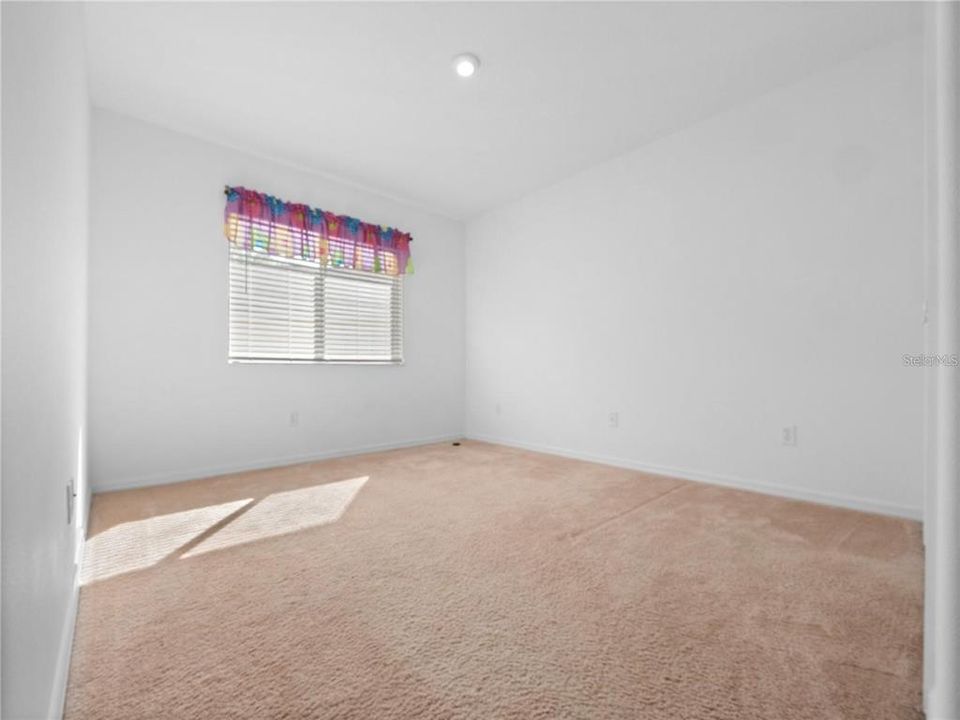 待售: $410,000 (3 贝兹, 2 浴室, 2406 平方英尺)