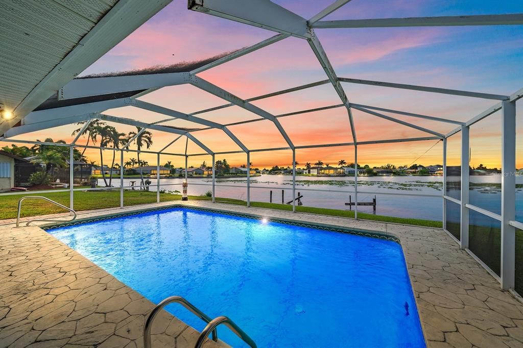 For Sale: $530,000 (4 beds, 2 baths, 2471 Square Feet)