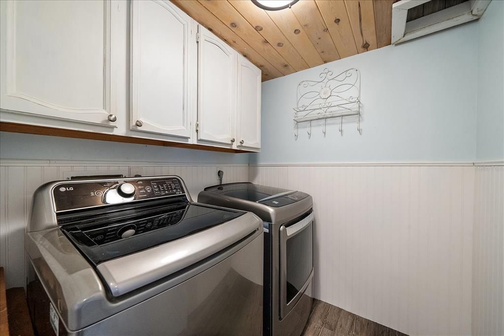 For Sale: $530,000 (4 beds, 2 baths, 2471 Square Feet)