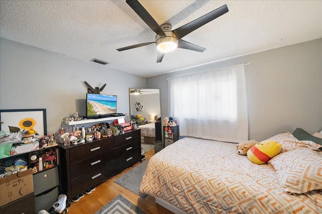 For Sale: $530,000 (4 beds, 2 baths, 2471 Square Feet)