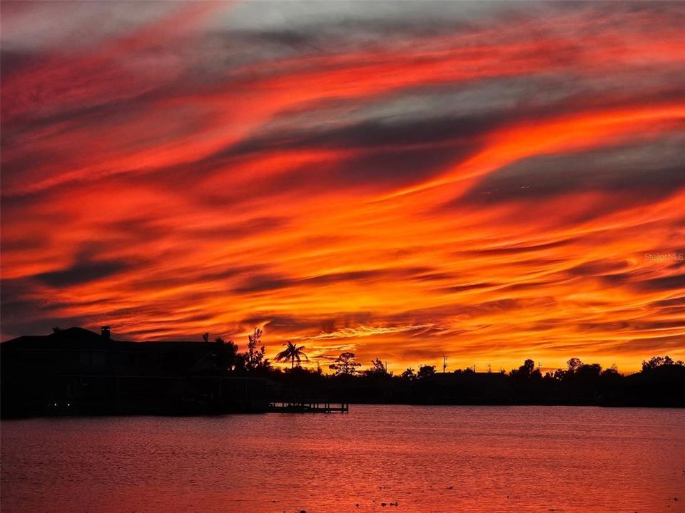 For Sale: $530,000 (4 beds, 2 baths, 2471 Square Feet)