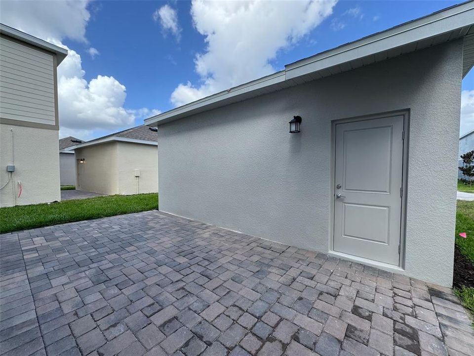 For Rent: $2,300 (3 beds, 2 baths, 1795 Square Feet)