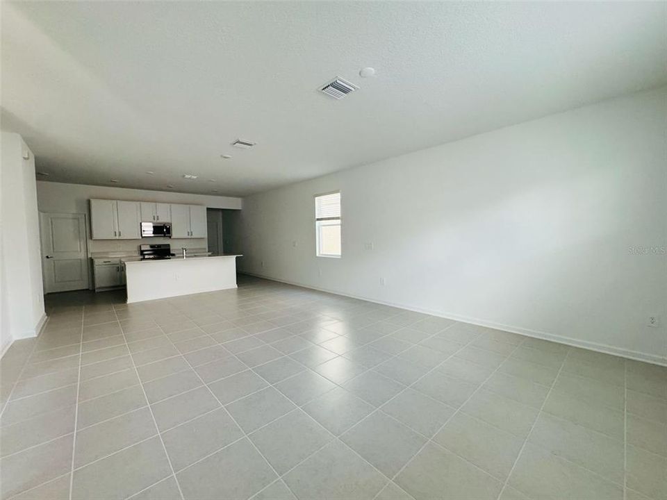 For Rent: $2,300 (3 beds, 2 baths, 1795 Square Feet)