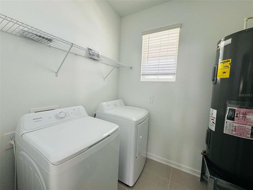 For Rent: $2,300 (3 beds, 2 baths, 1795 Square Feet)