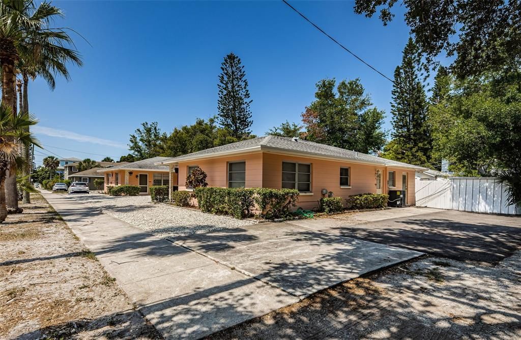 For Sale: $949,500 (0 beds, 0 baths, 3239 Square Feet)