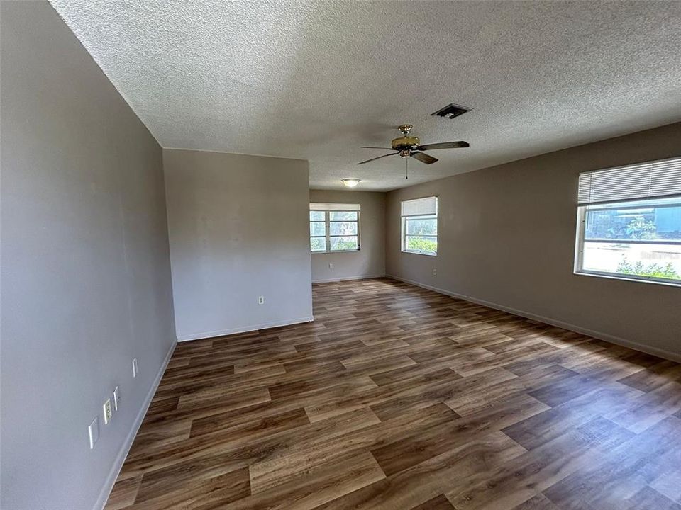 For Sale: $949,500 (0 beds, 0 baths, 3239 Square Feet)