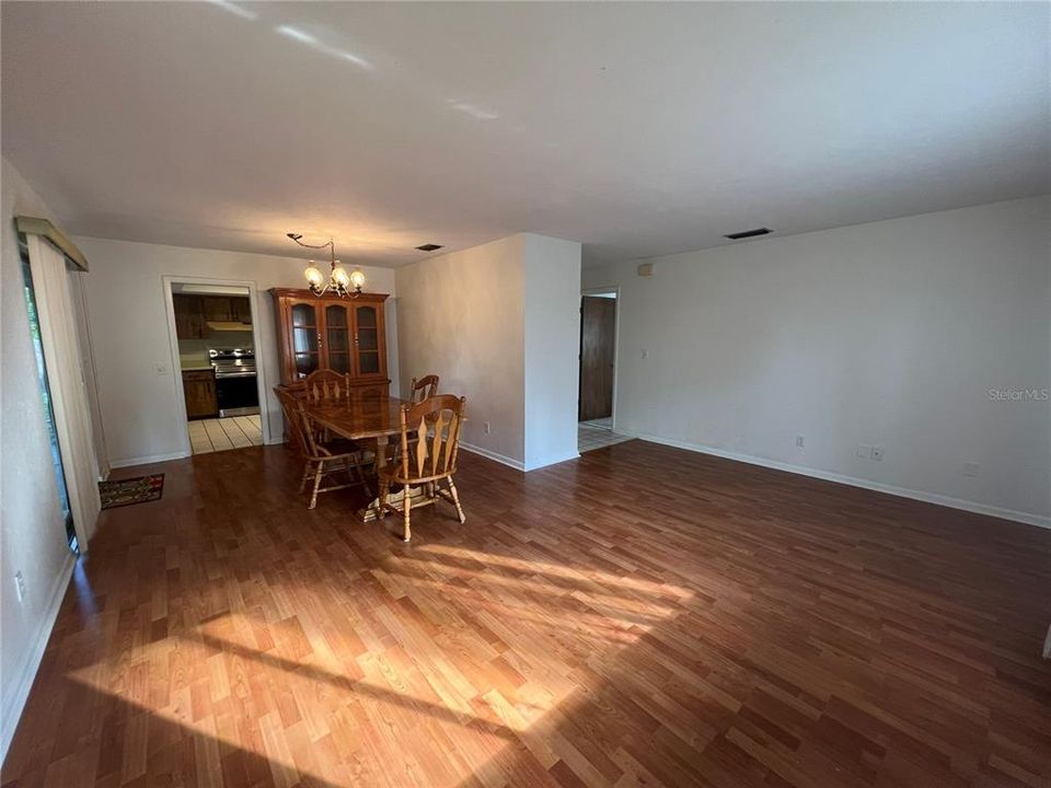 待售: $327,000 (3 贝兹, 2 浴室, 1702 平方英尺)