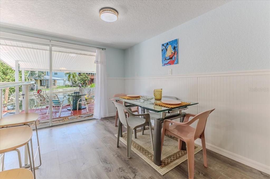 На продажу: $679,900 (4 спален, 3 ванн, 1728 Квадратных фут)