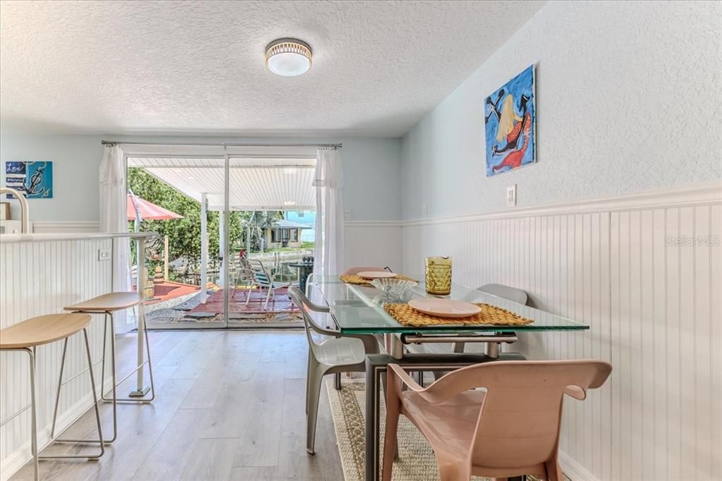 На продажу: $679,900 (4 спален, 3 ванн, 1728 Квадратных фут)