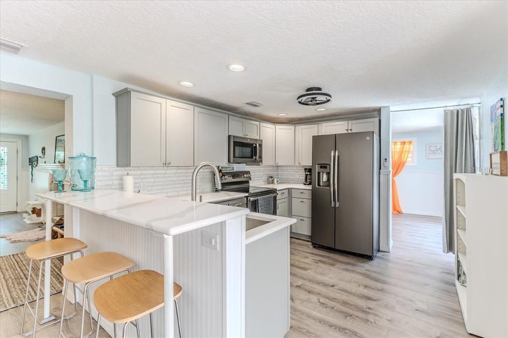 На продажу: $679,900 (4 спален, 3 ванн, 1728 Квадратных фут)