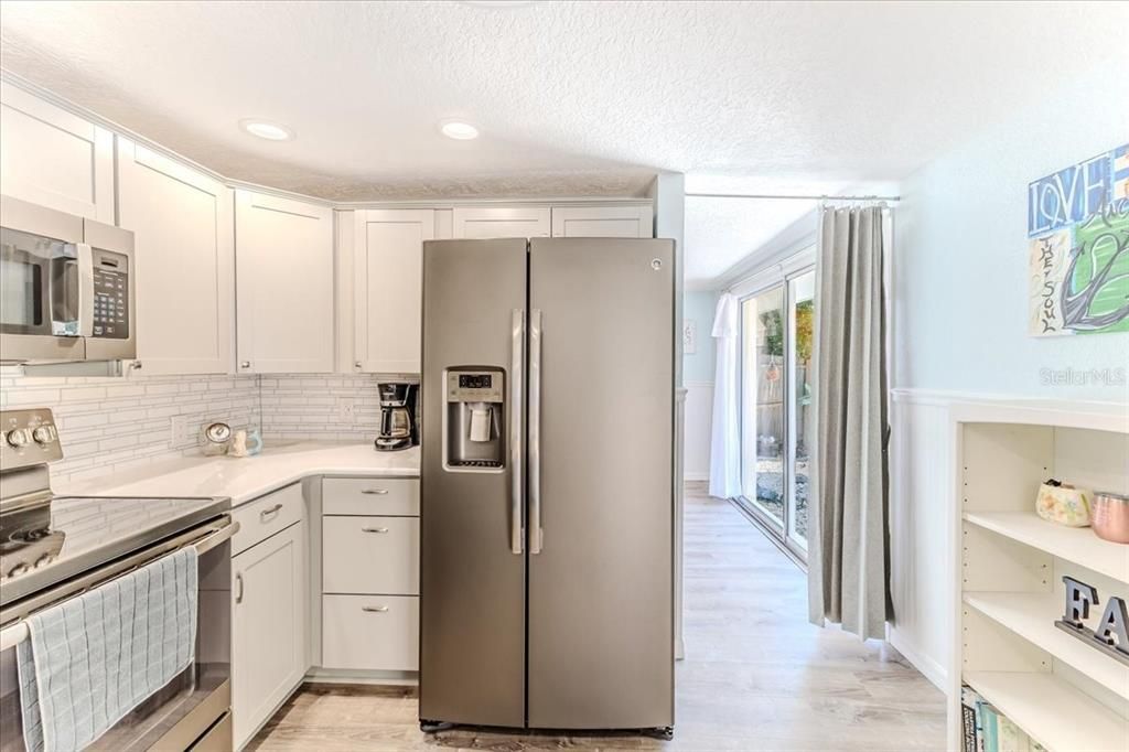 На продажу: $679,900 (4 спален, 3 ванн, 1728 Квадратных фут)