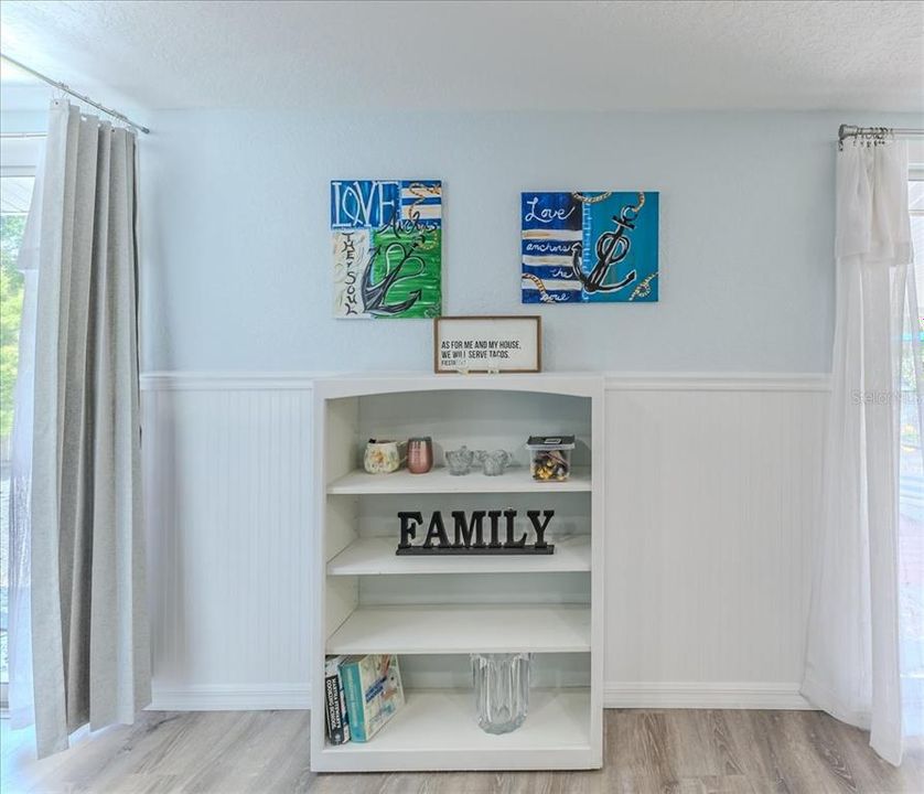 На продажу: $679,900 (4 спален, 3 ванн, 1728 Квадратных фут)