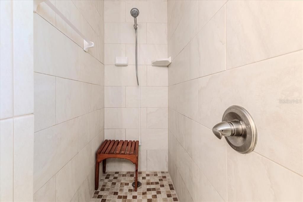 На продажу: $679,900 (4 спален, 3 ванн, 1728 Квадратных фут)