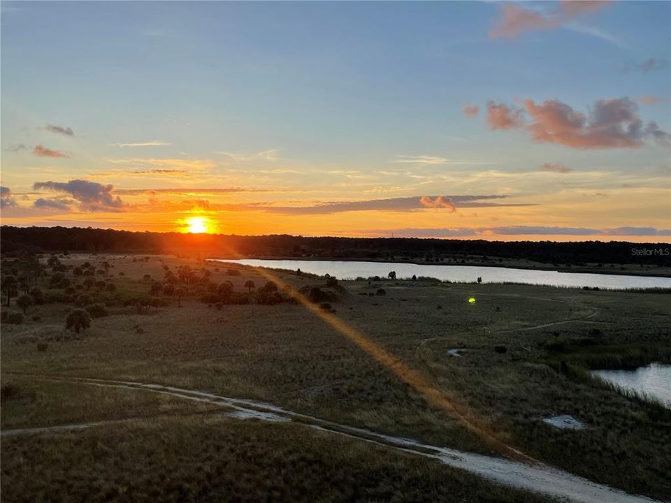 На продажу: $679,900 (4 спален, 3 ванн, 1728 Квадратных фут)