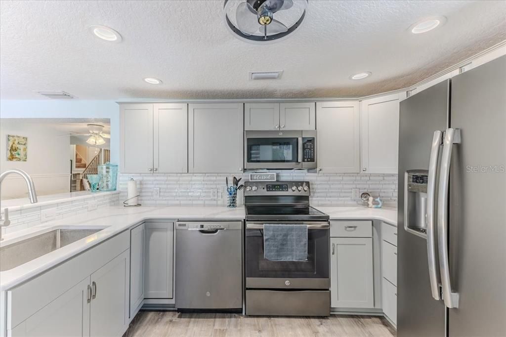 На продажу: $679,900 (4 спален, 3 ванн, 1728 Квадратных фут)