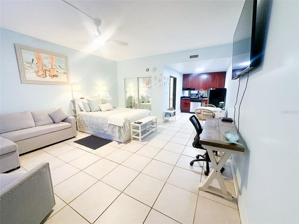 待售: $190,000 (1 贝兹, 1 浴室, 464 平方英尺)