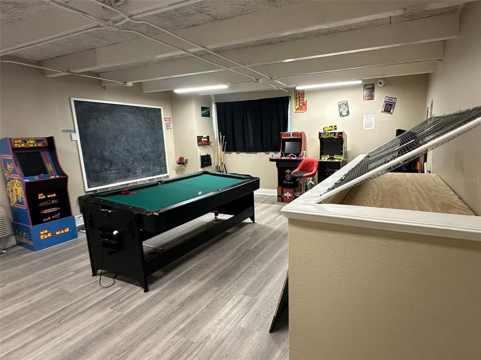 待售: $190,000 (1 贝兹, 1 浴室, 464 平方英尺)