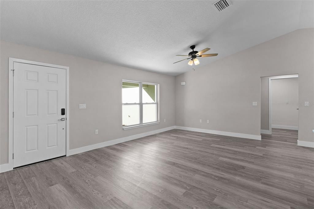 En Venta: $274,900 (3 camas, 2 baños, 1448 Pies cuadrados)