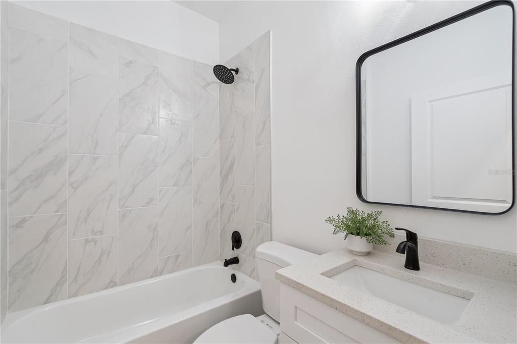 For Sale: $379,000 (3 beds, 2 baths, 1391 Square Feet)