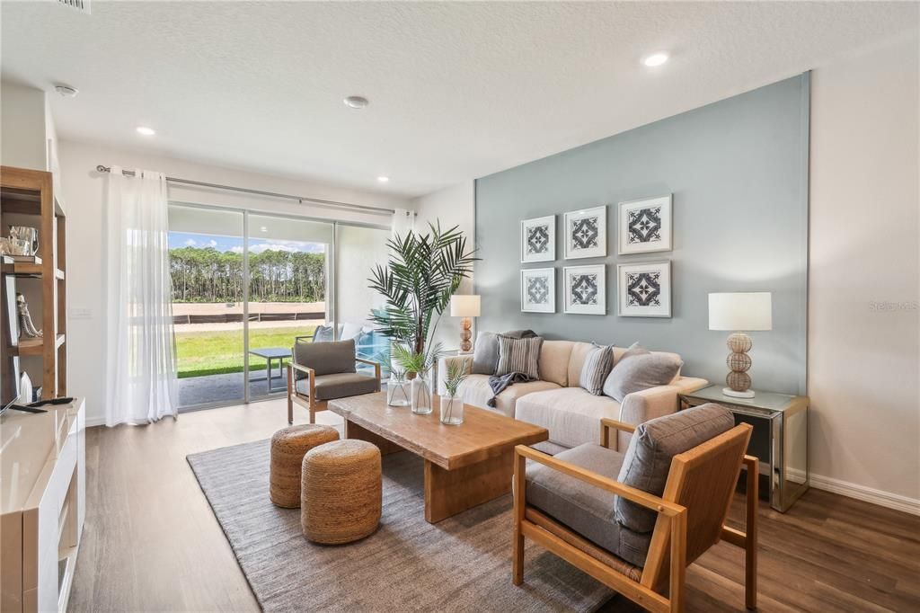 Active With Contract: $317,025 (2 beds, 2 baths, 1608 Square Feet)