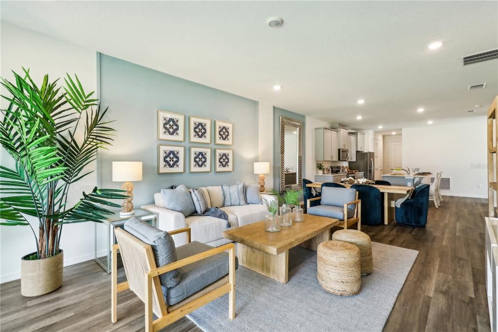 Active With Contract: $317,025 (2 beds, 2 baths, 1608 Square Feet)