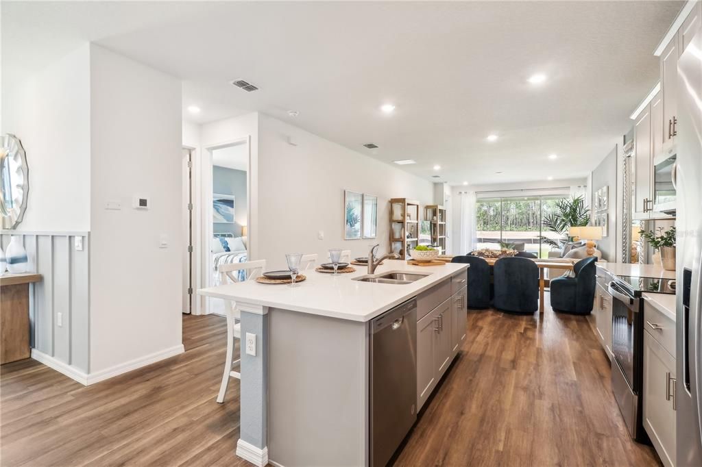 Active With Contract: $317,025 (2 beds, 2 baths, 1608 Square Feet)