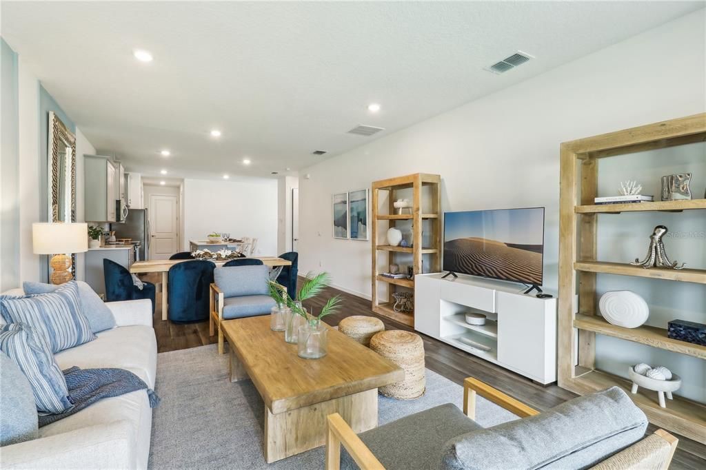 Active With Contract: $317,025 (2 beds, 2 baths, 1608 Square Feet)