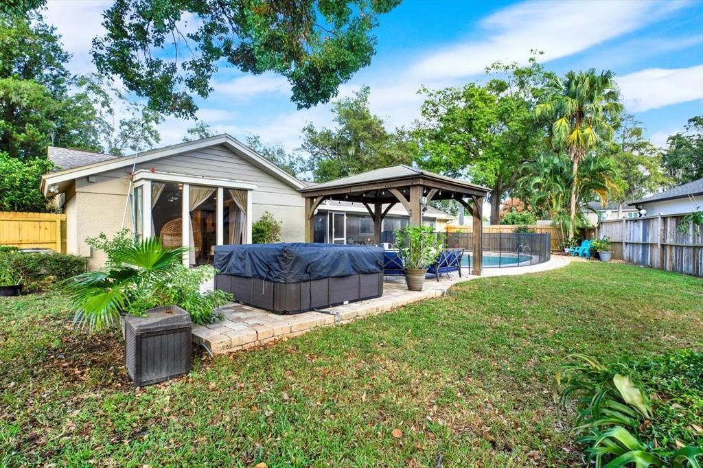 待售: $667,000 (4 贝兹, 2 浴室, 1839 平方英尺)