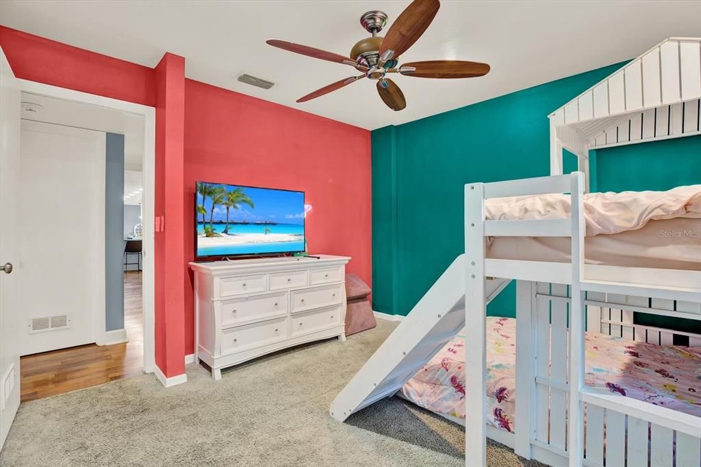 待售: $667,000 (4 贝兹, 2 浴室, 1839 平方英尺)