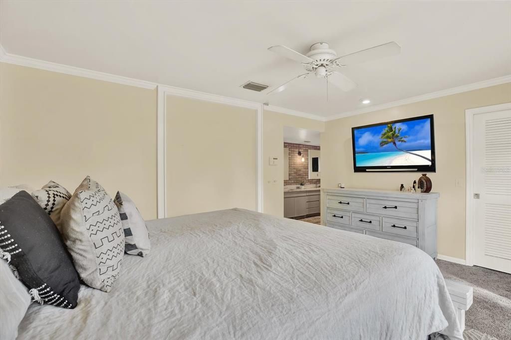 待售: $667,000 (4 贝兹, 2 浴室, 1839 平方英尺)