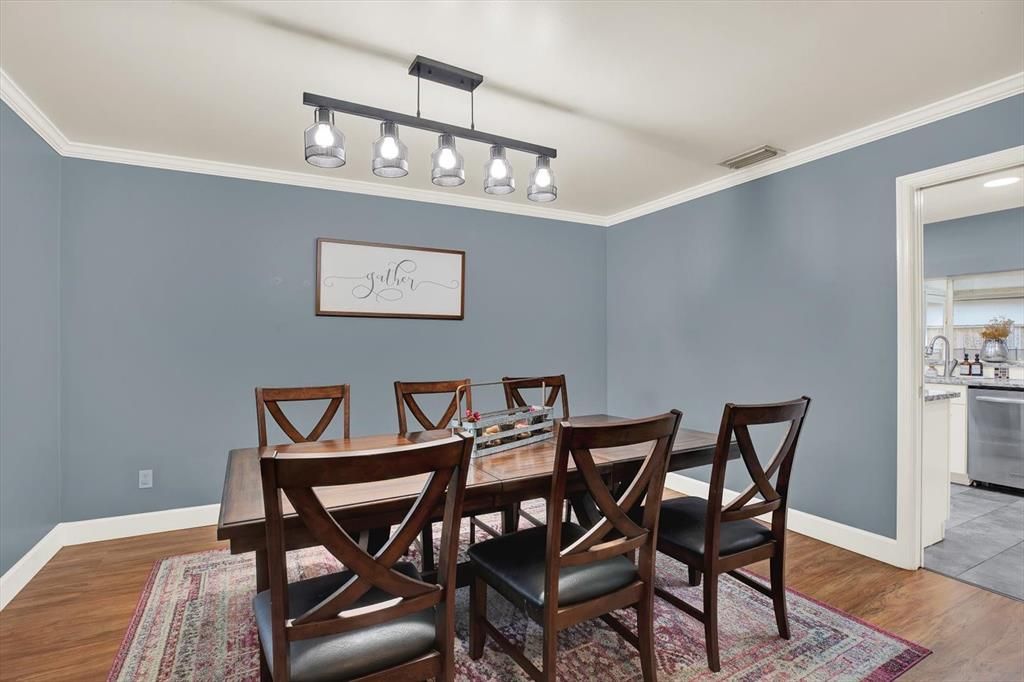 待售: $667,000 (4 贝兹, 2 浴室, 1839 平方英尺)