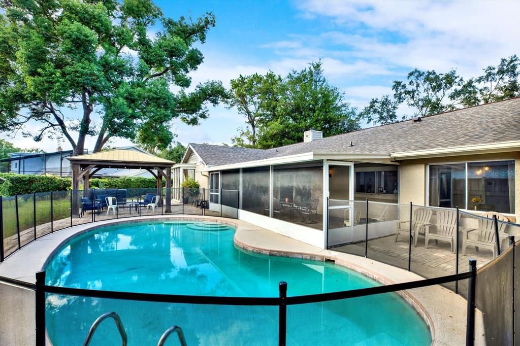 待售: $667,000 (4 贝兹, 2 浴室, 1839 平方英尺)