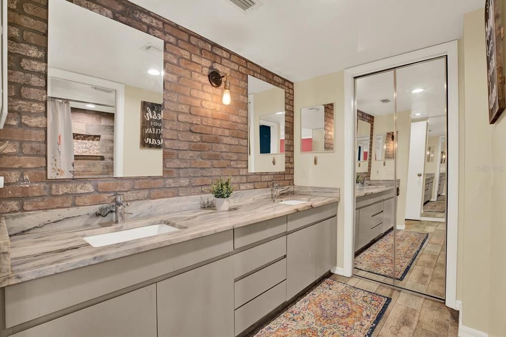 待售: $667,000 (4 贝兹, 2 浴室, 1839 平方英尺)