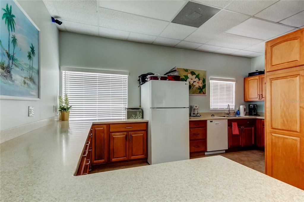 For Sale: $142,900 (1 beds, 1 baths, 630 Square Feet)