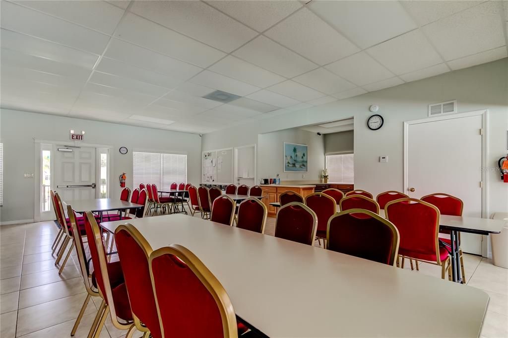 For Sale: $142,900 (1 beds, 1 baths, 630 Square Feet)