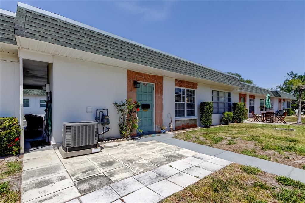 For Sale: $142,900 (1 beds, 1 baths, 630 Square Feet)